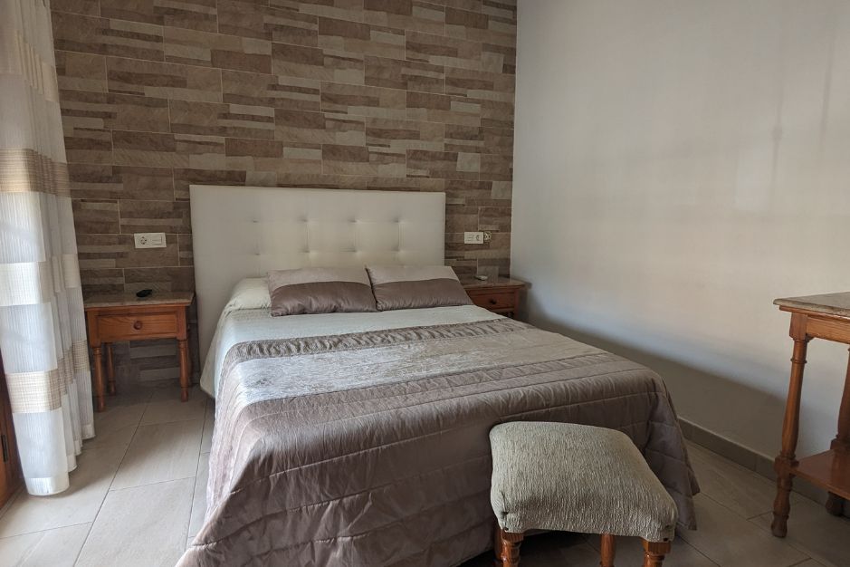 hostal en pozo alcón donde dormir grela restaurante